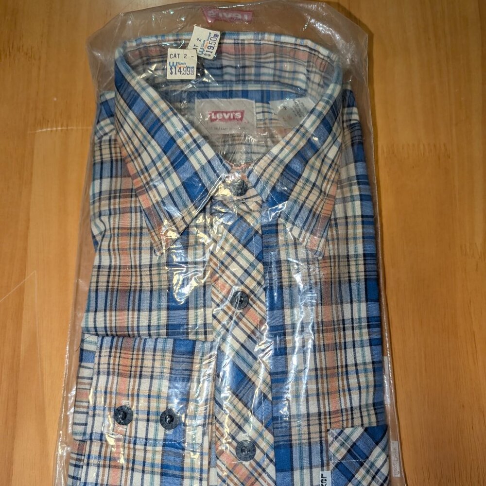 Vintage Levi’s Plaid Shirt Men’s Medium NOS Made in Canada New Sealed